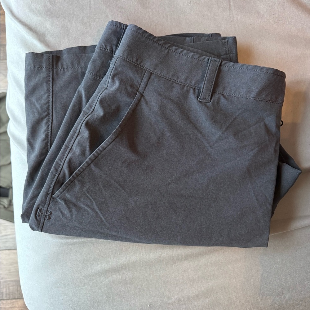 Under Armour Men's Dark Gray Shorts
